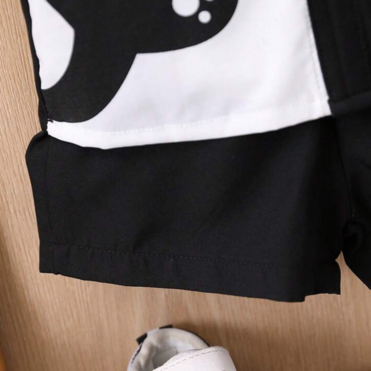Venutaloza Boy's Panda Designer Short Sleeve Shirt And Shorts Without Tai Two Piece Set.