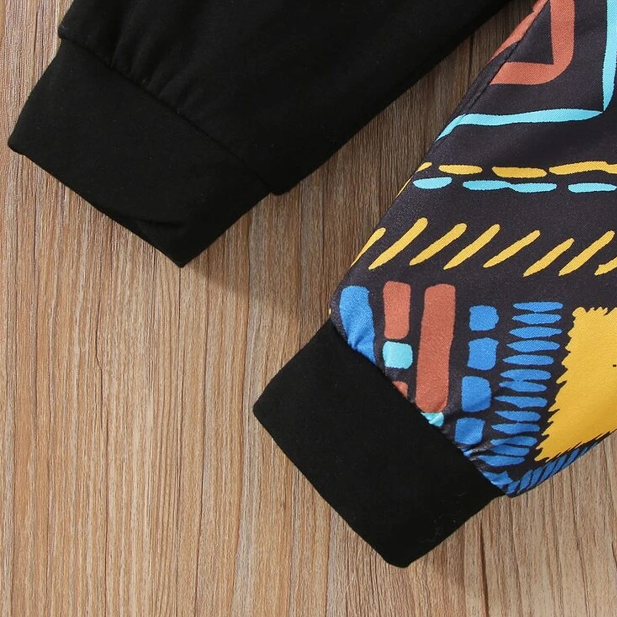 Venutaloza Stylish Baby Set Black Graphic Print & Birds Design (Combo Pack Of 2) T-Shirt & Pants.