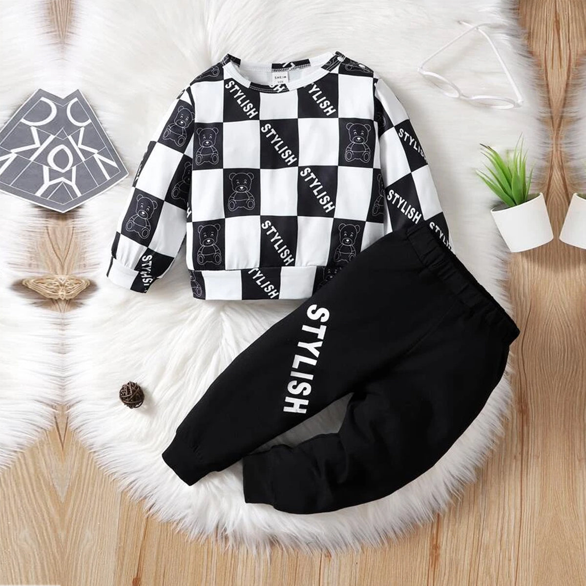 VENUTALOZA Baby Set Black Letter Graphic Print_Cami & White Style Color-Block Letter (Combo Pack Of 2) T-shirt & Pants.