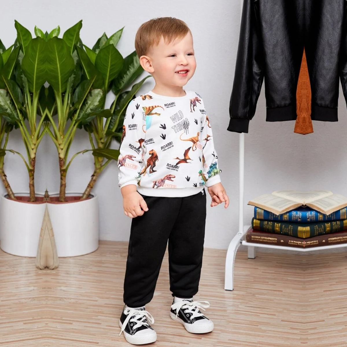 Venutaloza Baby Set Dinosaur Graphic Print & Cami T-shirt & Pants For Boys.