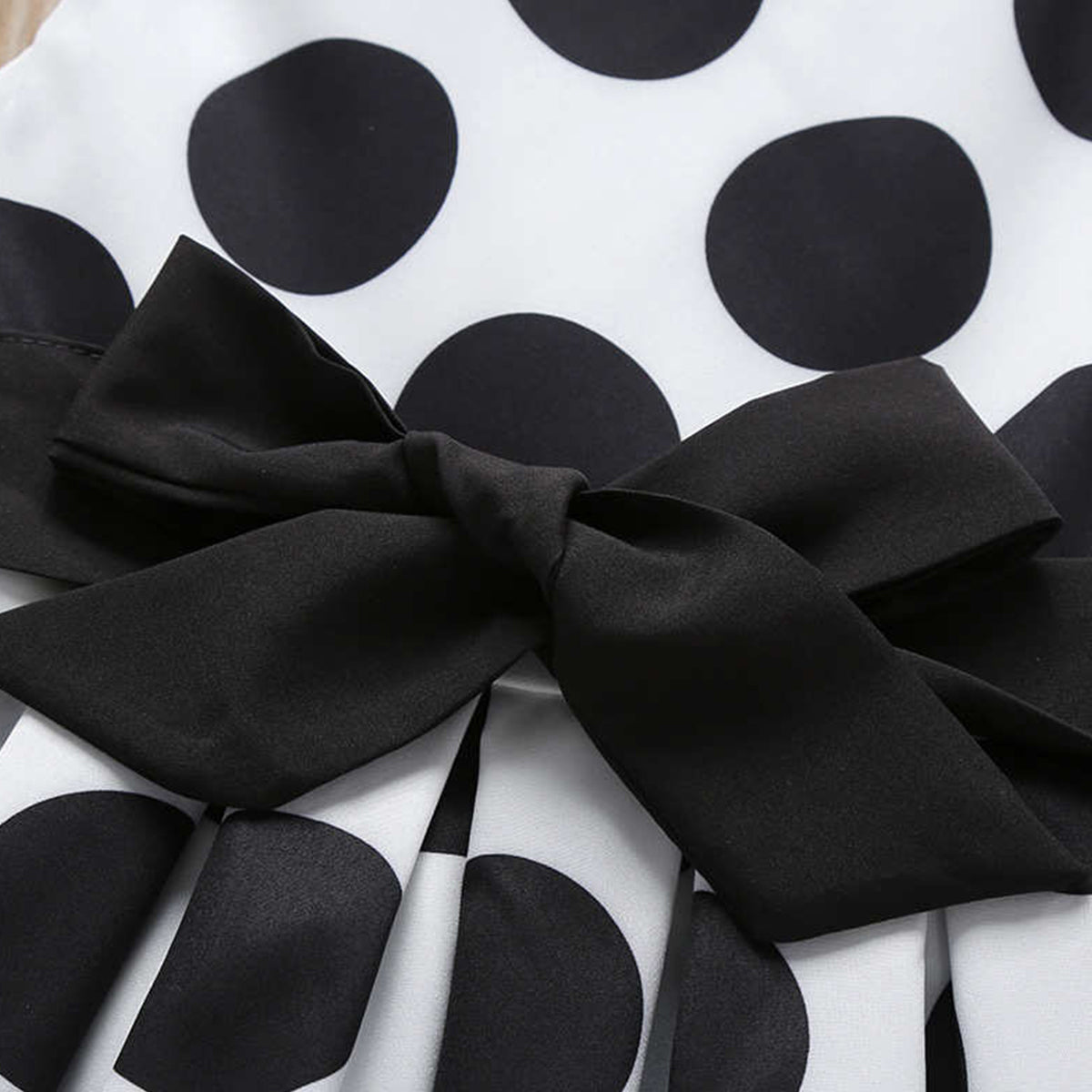 Stylish BabyGirl's Cotton White-Black Round Designer Frocks & Dresses for Kids.