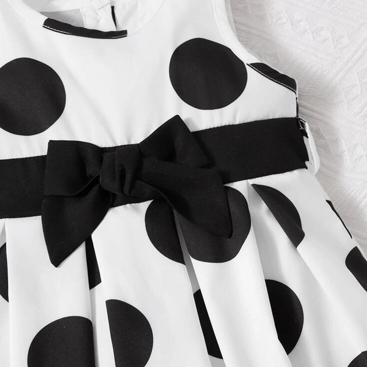 Venutaloza Stylish Black Round Designer Frocks & Dresses for Baby Girl.