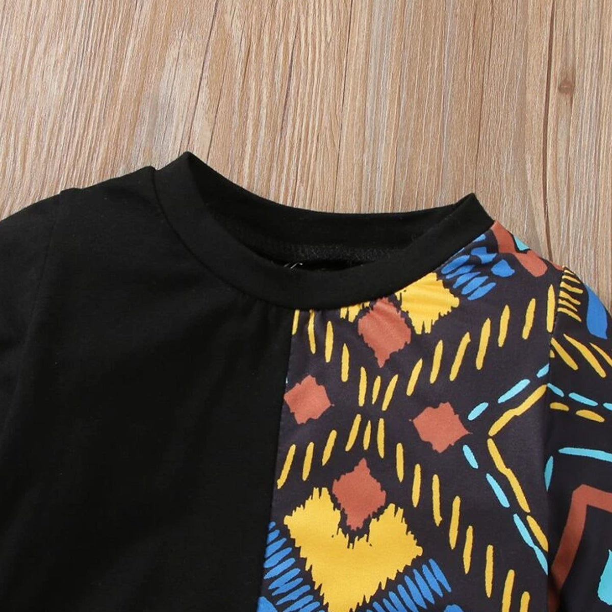 Venutaloza Stylish Baby Set Black Graphic Print & Color-Block Letter (Combo Pack Of 2) T-Shirt & Pants.