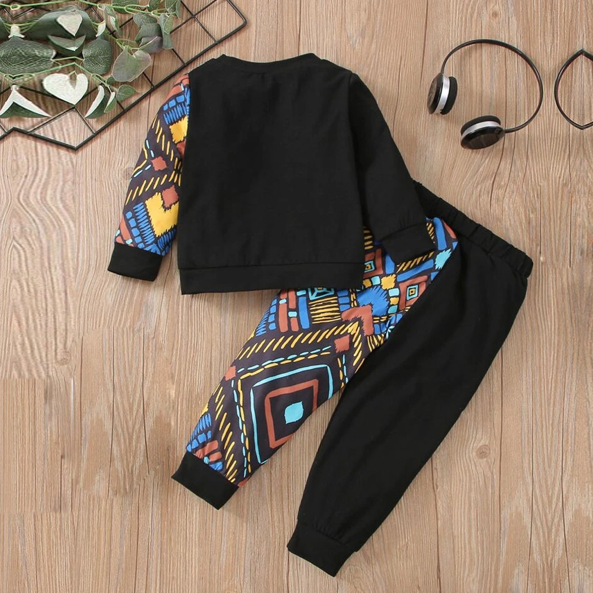 Venutaloza Stylish Baby Set Black Graphic Print & Color-Block Letter (Combo Pack Of 2) T-Shirt & Pants.