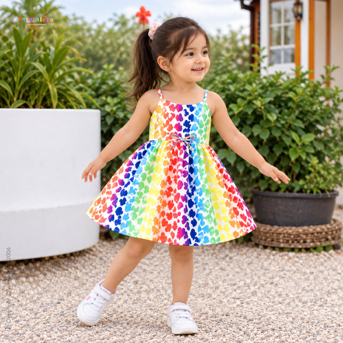 Kids Stylish Heart Design Ruffle Trim Frocks & Dresses for Baby Girl.