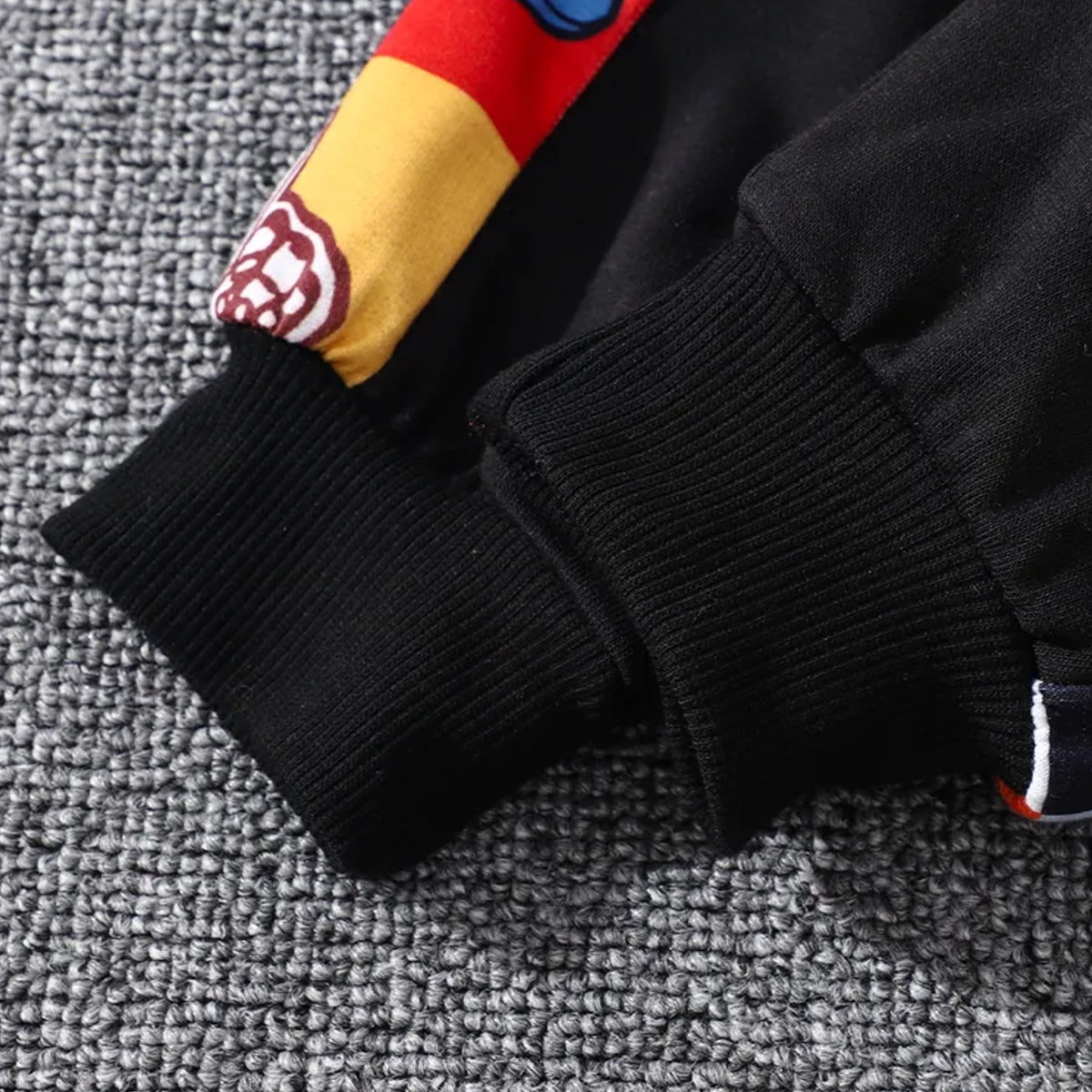 Venutaloza Baby Boys Outfit & Set Long Sleeve Round Neck Cartoon Print Modern T-shirt & Pants.