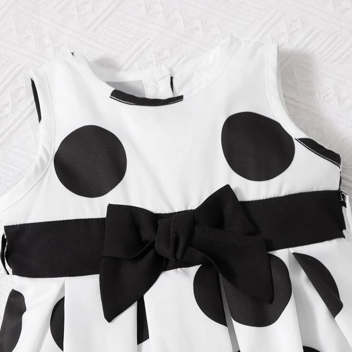 Venutaloza Stylish Black Round Designer Frocks & Dresses for Baby Girl.
