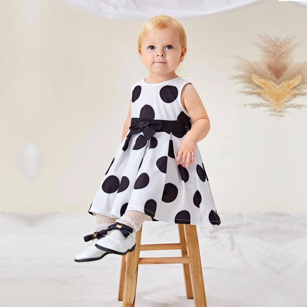 Kids Stylish Black Round Designer Frocks & Dresses for Baby Girl.
