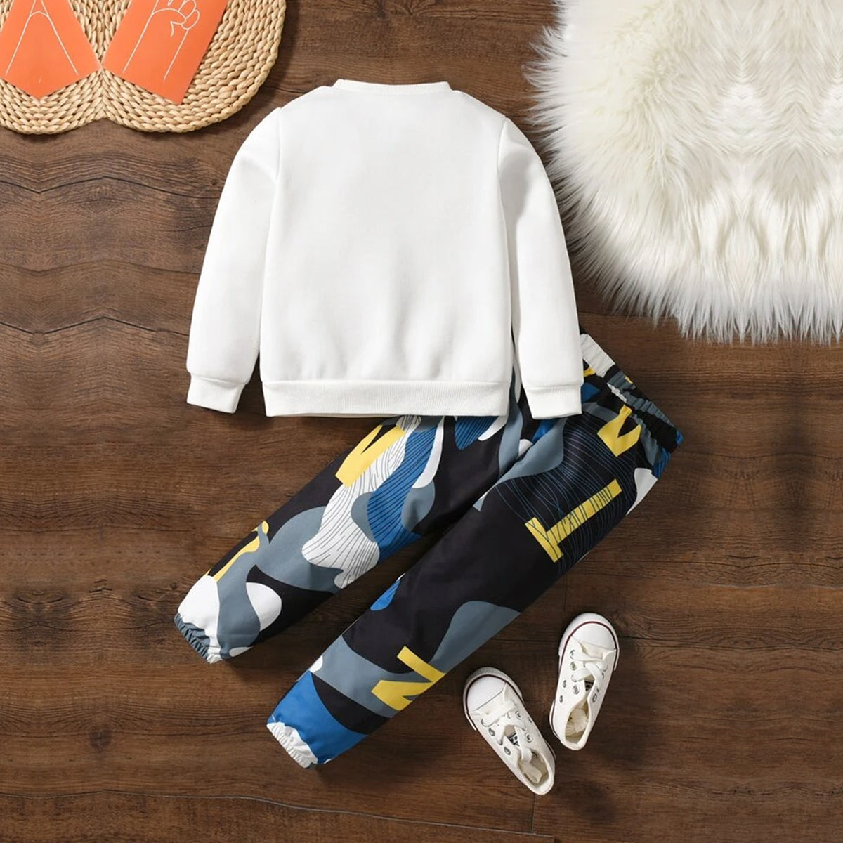 Venutaloza Stylish Baby Set Black Graphic Print & Color-Block Letter (Combo Pack Of 2) T-Shirt & Pants.