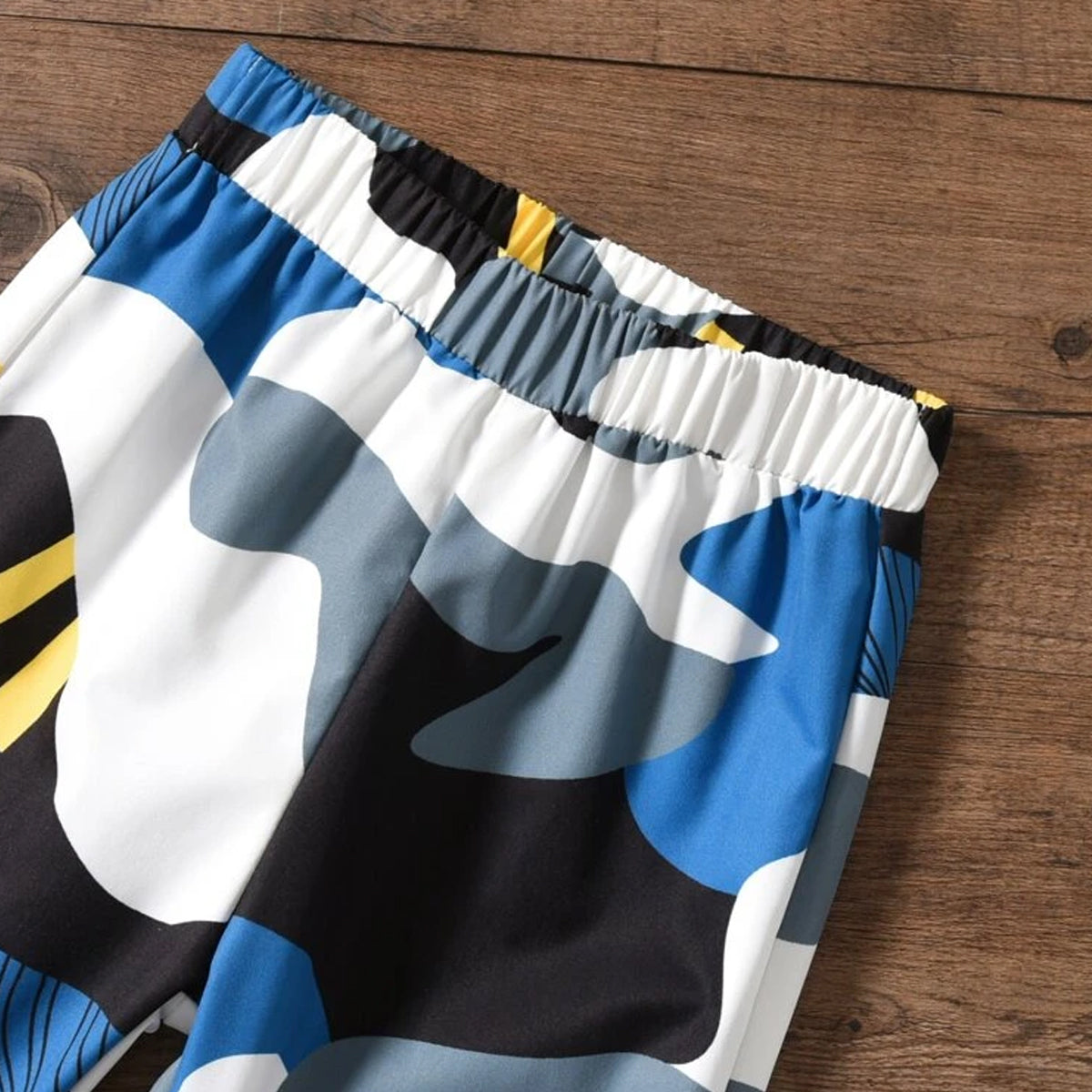Venutaloza Stylish Baby Set Black Graphic Print & Color-Block Letter (Combo Pack Of 2) T-Shirt & Pants.